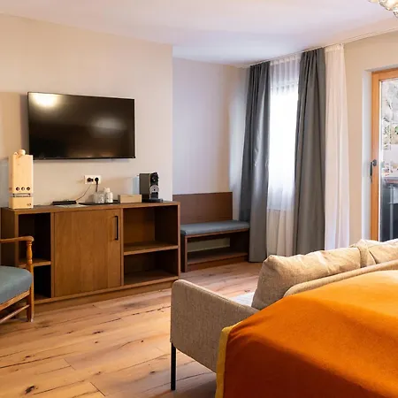 Greti - Dahoam, Nur Feiner - Alpine Boutique Mit Alpentherme Eintritt, Reichhaltigem Fruehstueck, Sauna *