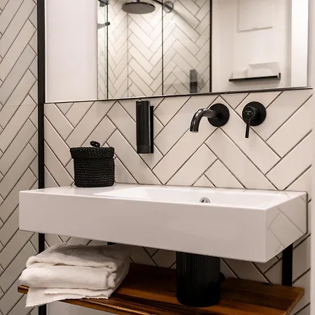 Greti - Dahoam, Nur Feiner - Alpine Boutique Mit Alpentherme Eintritt, Reichhaltigem Fruehstueck, Sauna